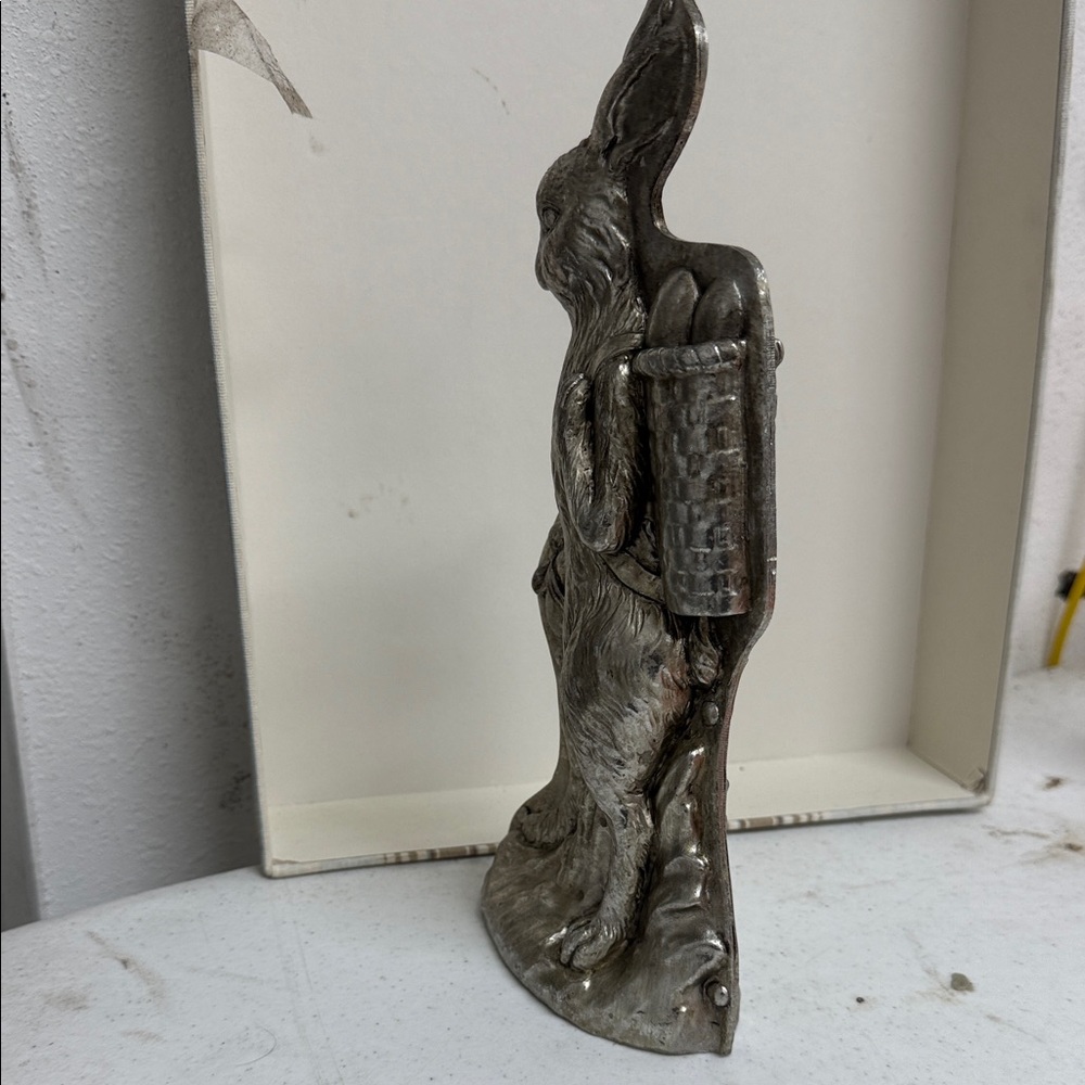 Silver Bunny Figurine Sculpture - Decorative Home Art Easter - Picture 4 of 4